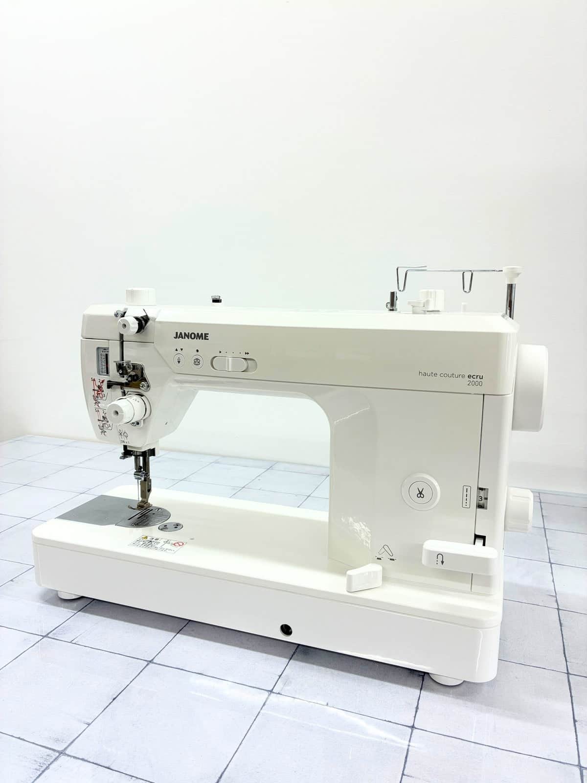 JANOME haute couture ecru 2000(職業用ミシン)